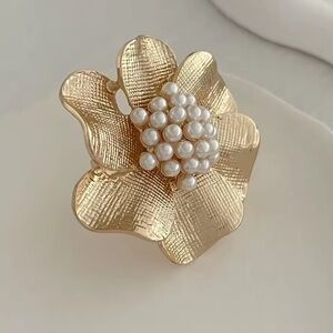 Floral Gold Pearl Adjustable Ring